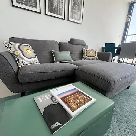 Penthouse With View Apartament *