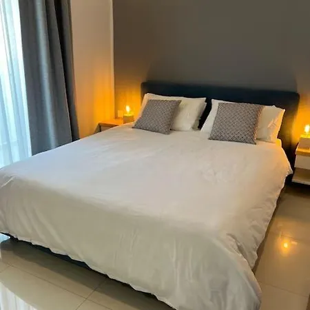 Penthouse With View *